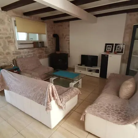 Heritage Stone House By The Sea بيت للعطل برفيك سيبورين