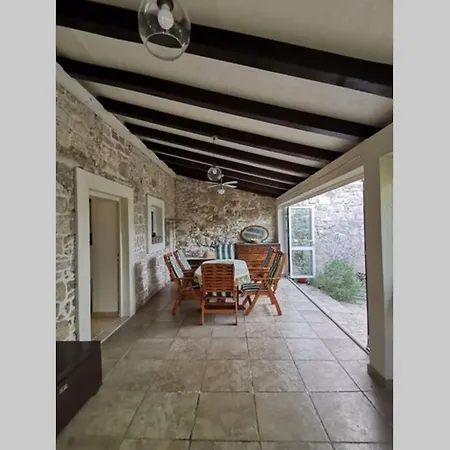 Heritage Stone House By The Sea בית נופש *