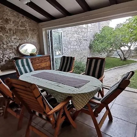 Heritage Stone House By The Sea Casa de Férias Prvic Sepurine