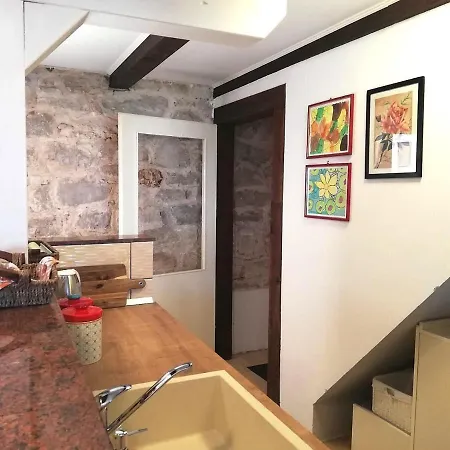 Heritage Stone House By The Sea برفيك سيبورين