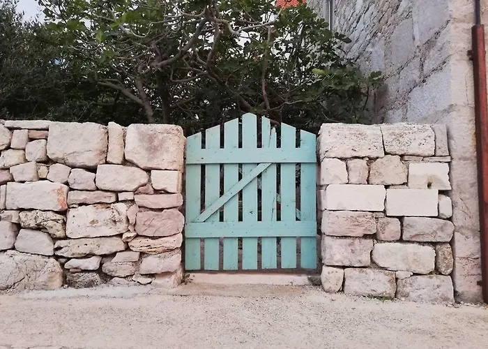Heritage Stone House By The Sea *