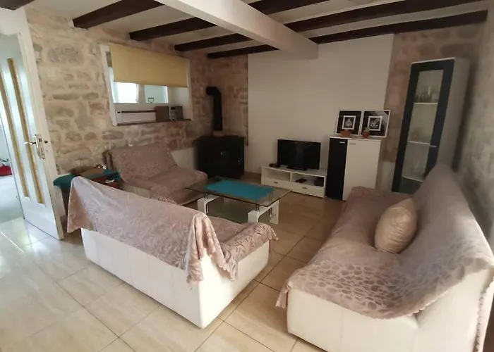 Heritage Stone House By The Sea בית נופש פרוויץ' שפורינה