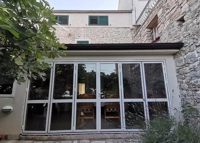 Heritage Stone House By The Sea