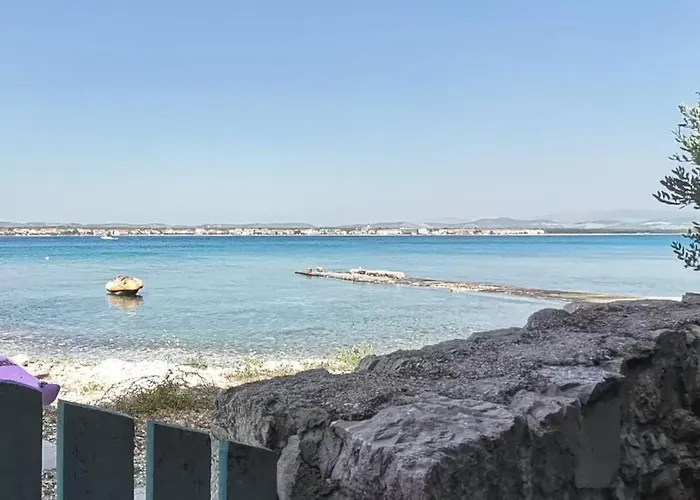 בית נופש Heritage Stone House By The Sea פרוויץ' שפורינה