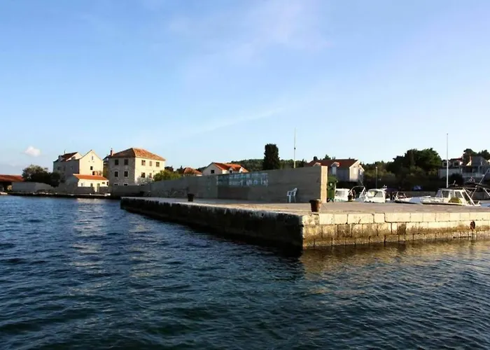 Heritage Stone House By The Sea בית נופש