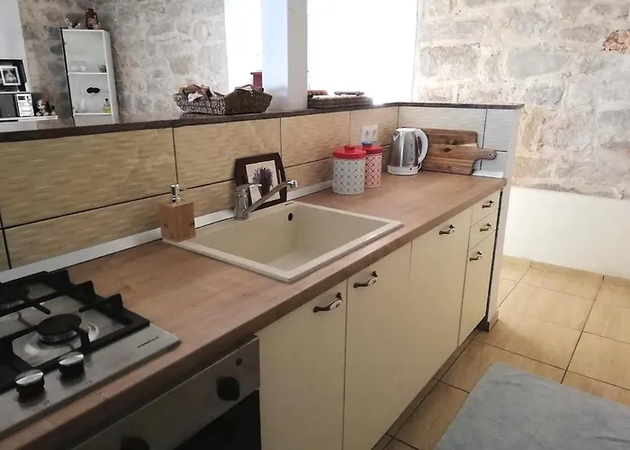 Heritage Stone House By The Sea *