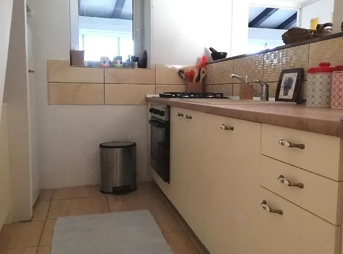 בית נופש Heritage Stone House By The Sea פרוויץ' שפורינה