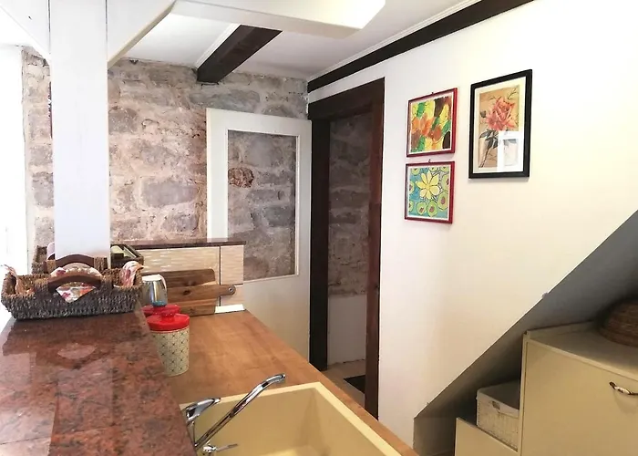 Heritage Stone House By The Sea פרוויץ' שפורינה