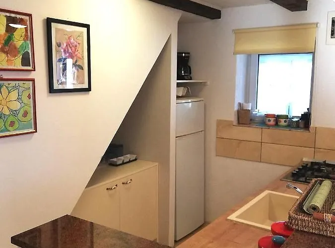 Heritage Stone House By The Sea * פרוויץ' שפורינה