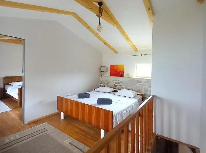 Heritage Stone House By The Sea בית נופש